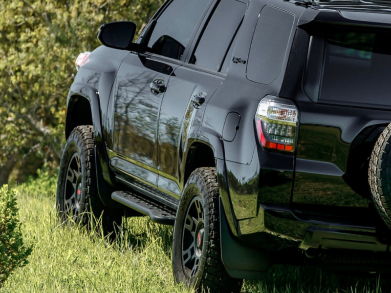 Cali Raised 10-24 Toyota 4Runner Step Ed Bolt On Rock Sliders - Kick Out/PwdrCoat Plate/Pwdr