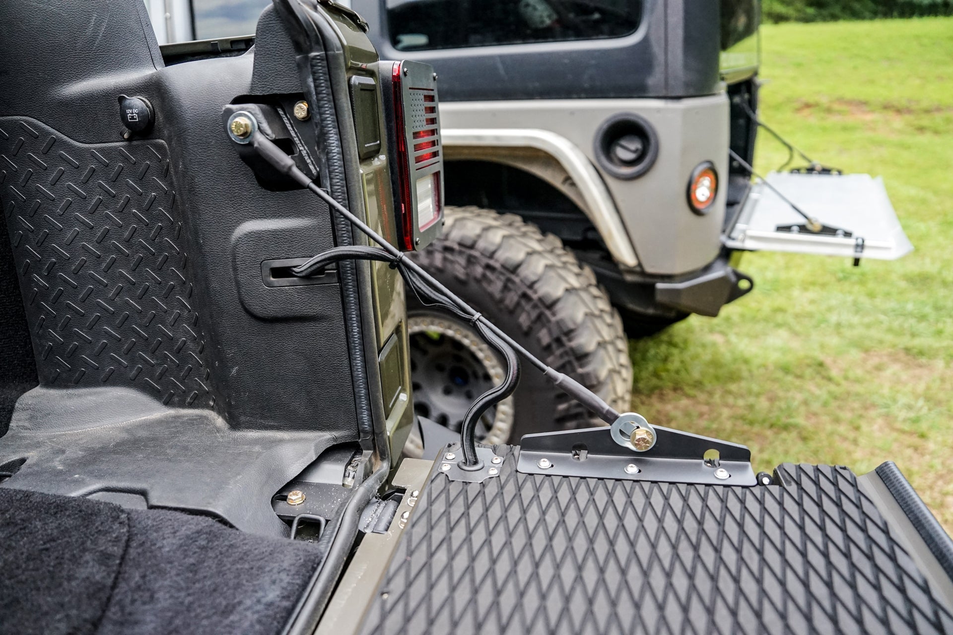 Drop Down Tailgate for Jeep JK/JKU