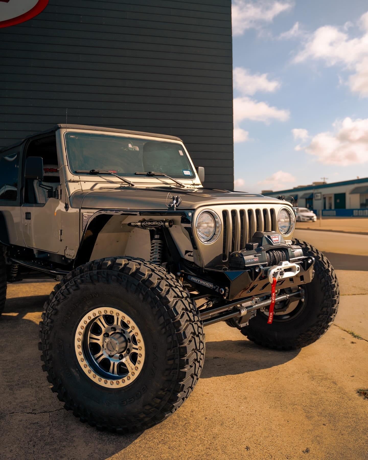 Crusher Series Front Bumper for Jeep YJ / TJ /LJ