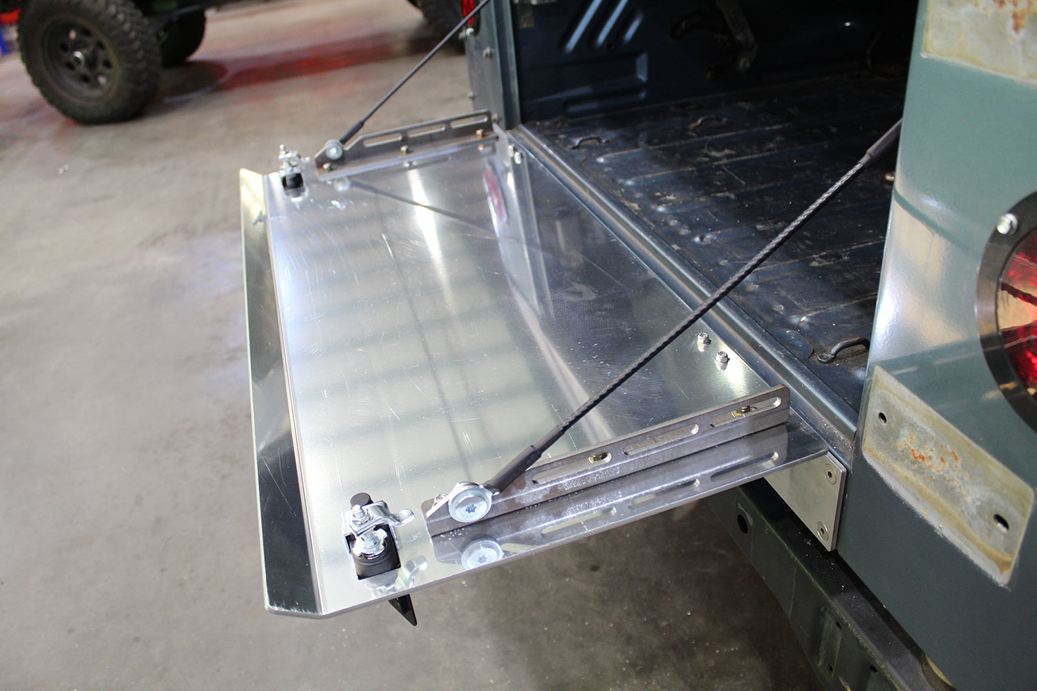 Fold Down Aluminum Tailgate for Jeep CJ, YJ, TJ & LJ