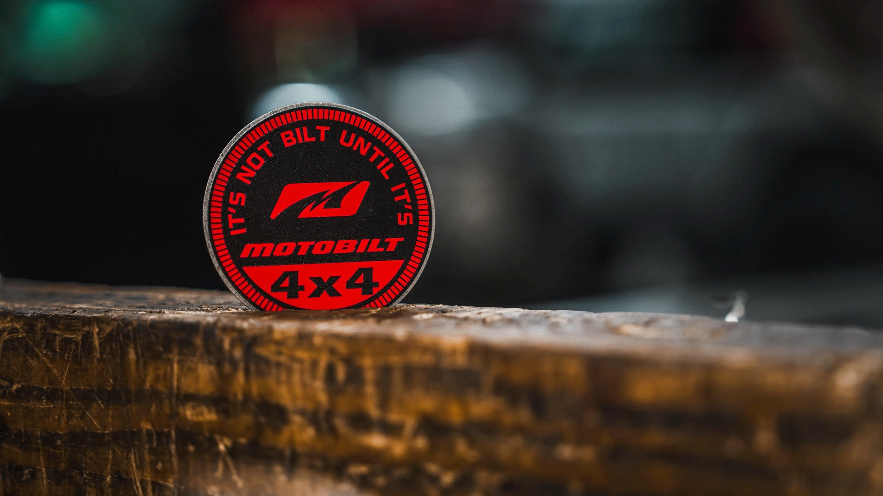 Motobilt Trail Badge Red & Black