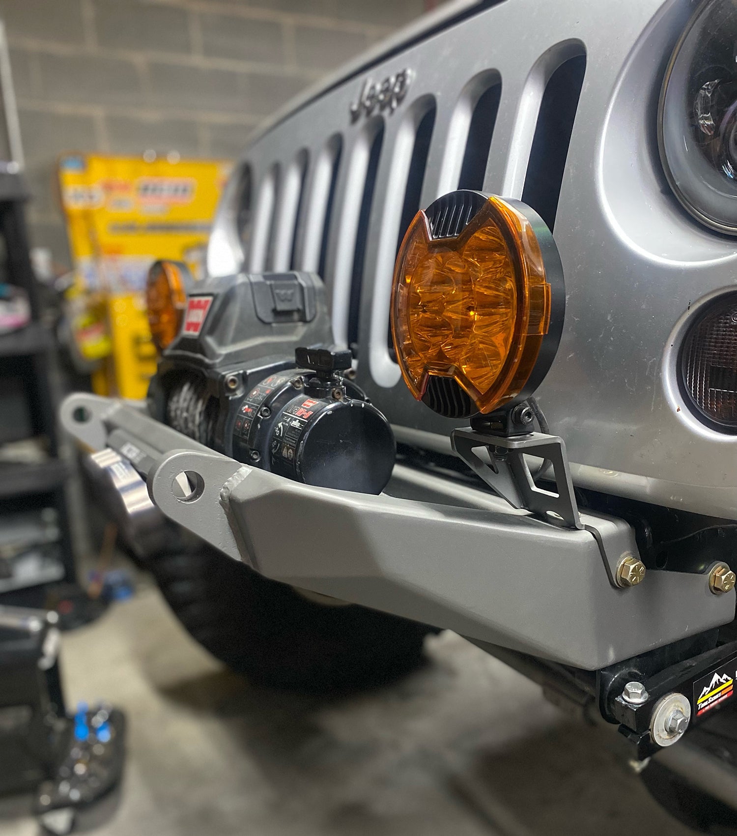 Light Bracket Mounts for Tomahawk Bumper